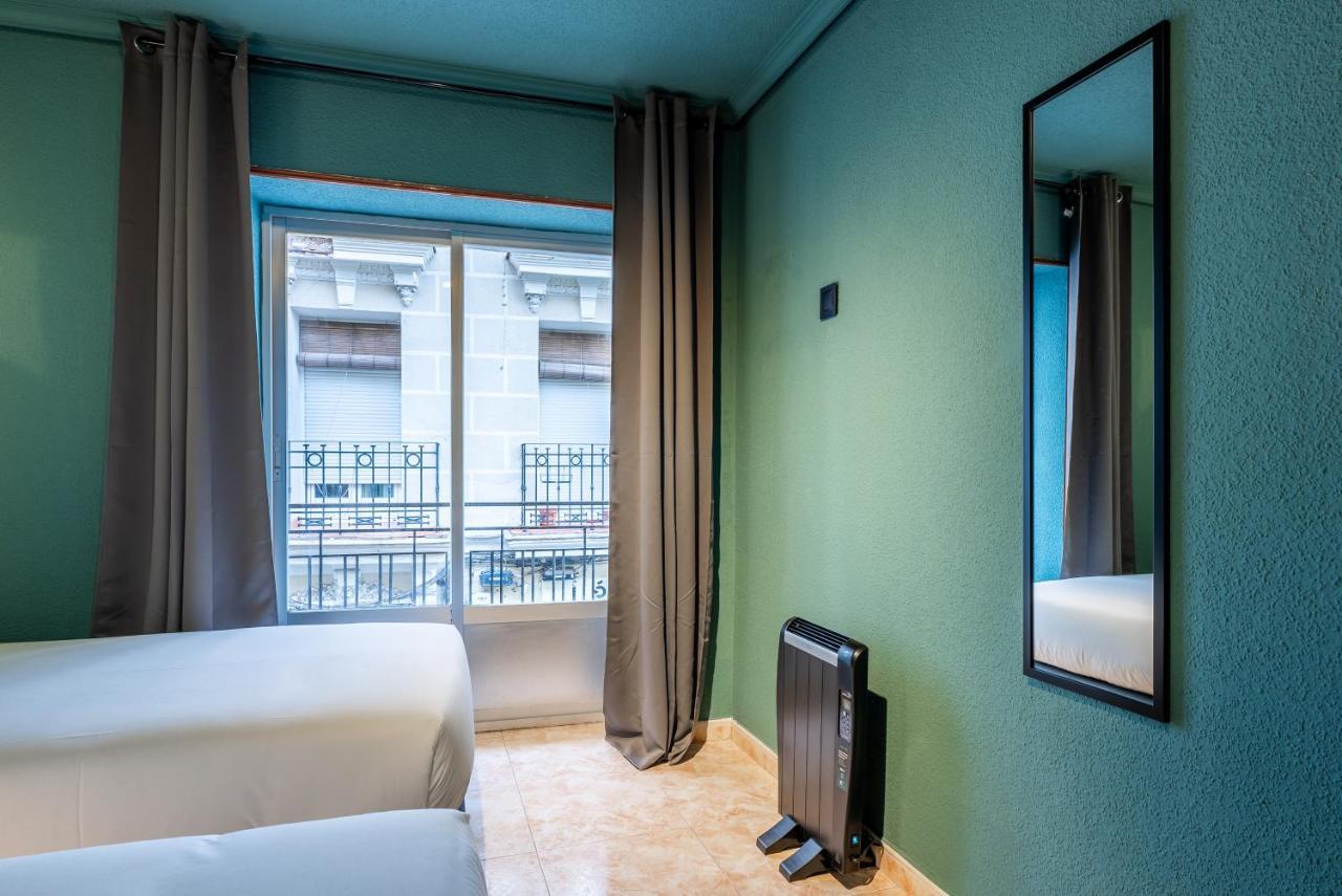 Ideal Hostel マドリード エクステリア 写真