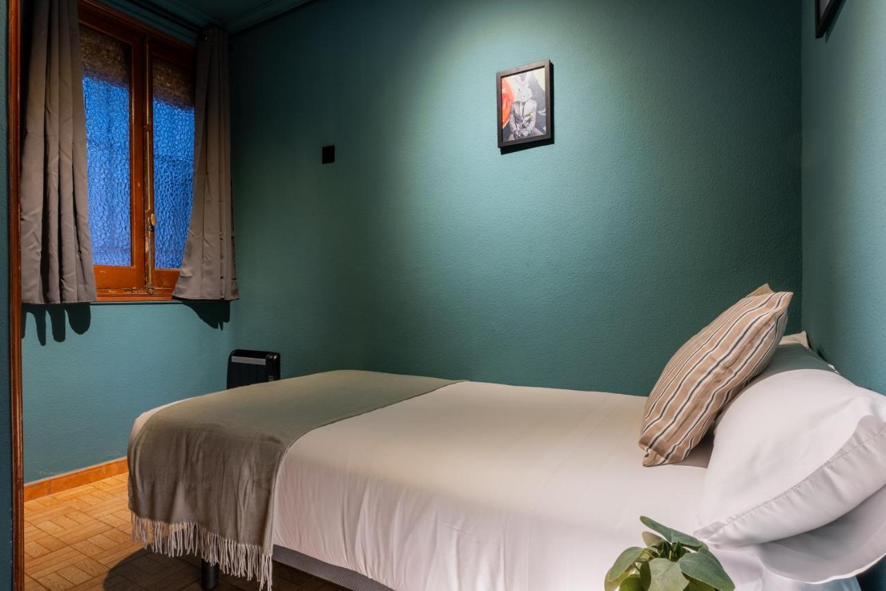 Ideal Hostel マドリード エクステリア 写真