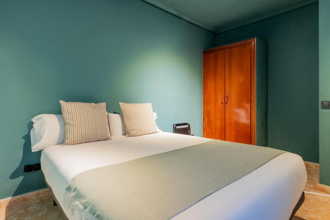 Ideal Hostel マドリード エクステリア 写真